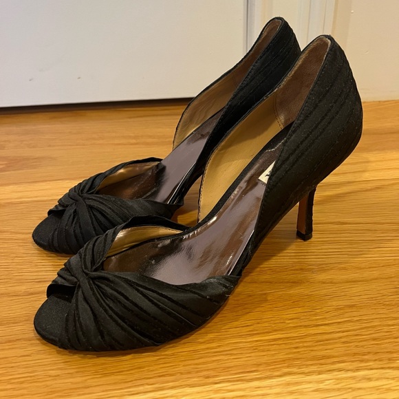 Gorgeous badgley Mischka heels - Picture 2 of 4